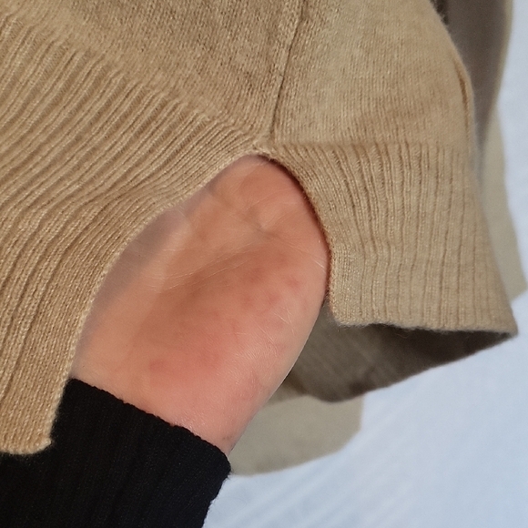 Tahari Cream Cashmere Sweater - Picture 4 of 6